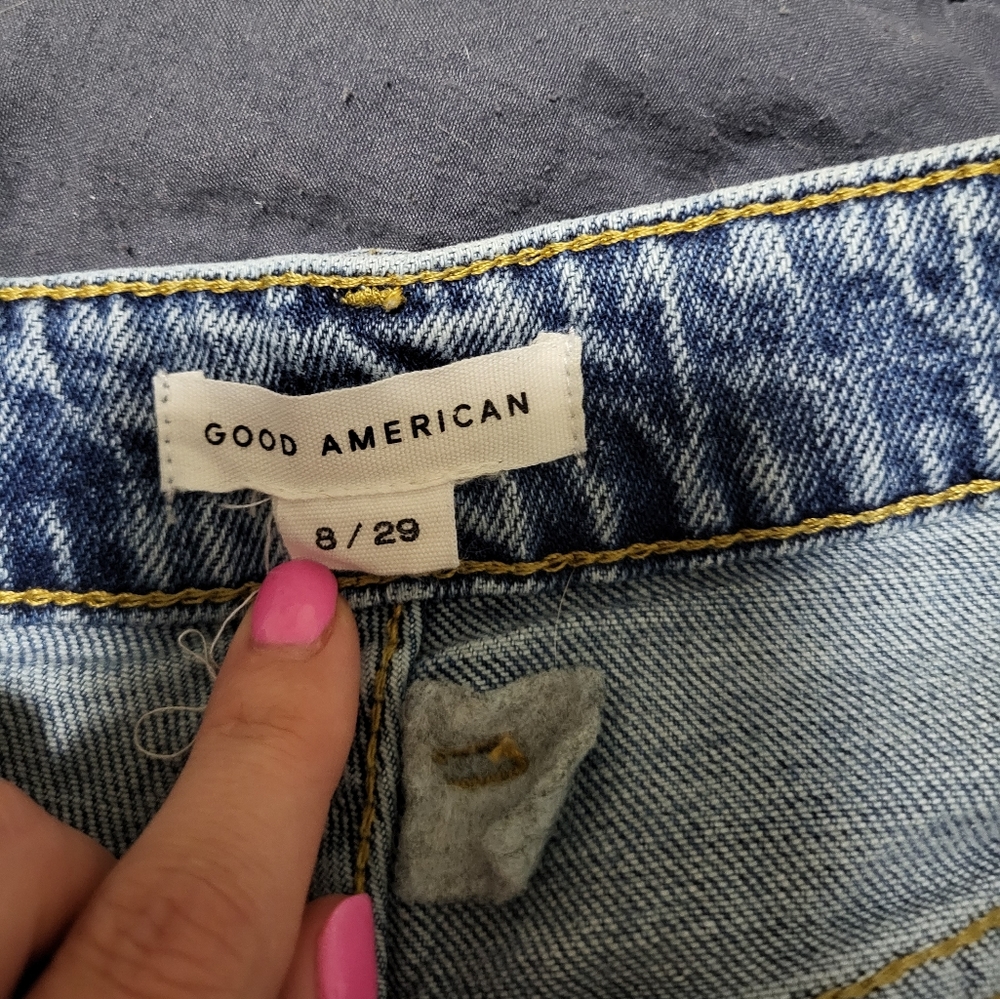 The Bombshell Short - image 3